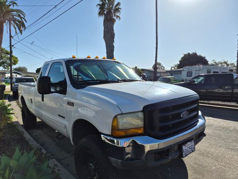 Used 2001 Ford F350 4x4 SuperCab Super Duty image 4