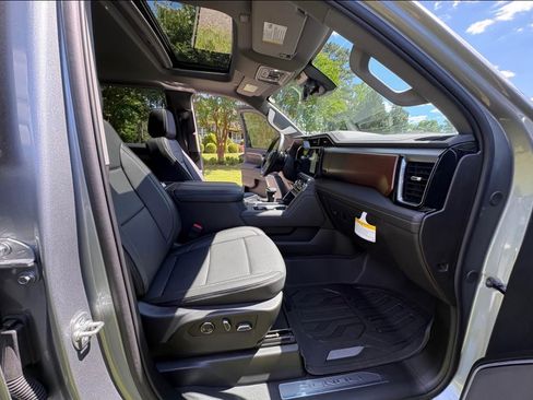 Used 2025 GMC Sierra 1500 Denali AWD/4WD image 18