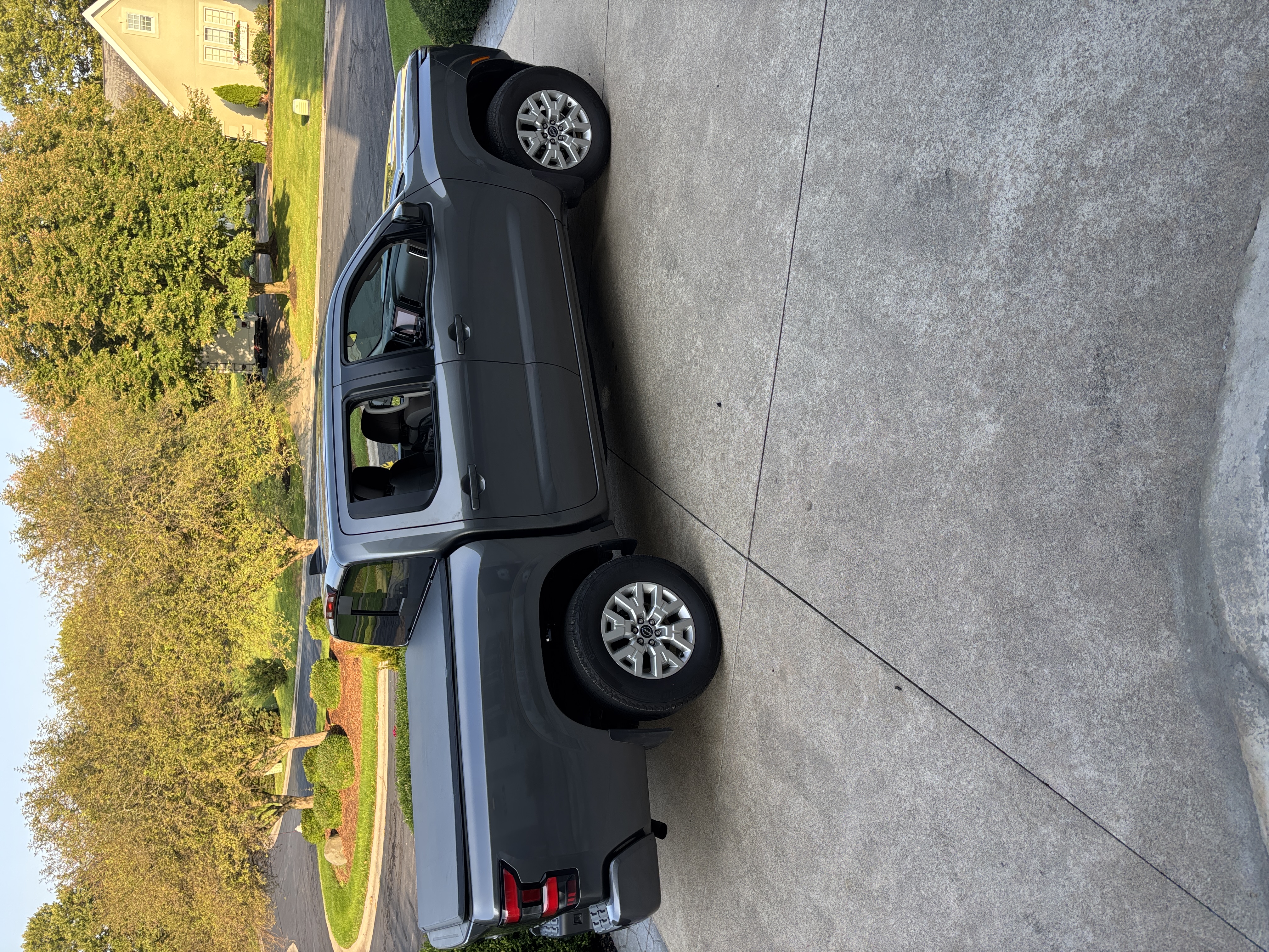 Used 2024 Nissan Frontier SV w/ SV Convenience Package AWD/4WD image 1