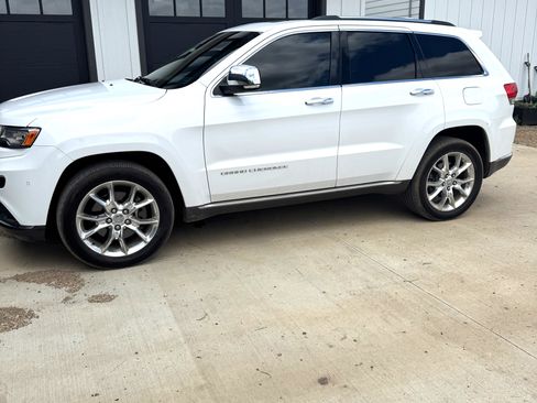 Used 2014 Jeep Grand Cherokee Summit AWD/4WD image 16