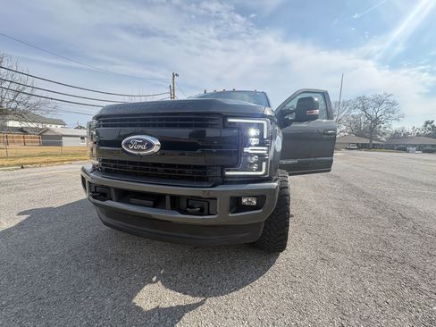Used 2019 Ford F250 Lariat w/ Lariat Ultimate Package image 24