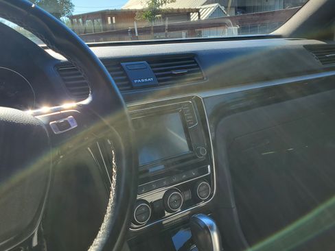 Used 2018 Volkswagen Passat 3.6 image 10