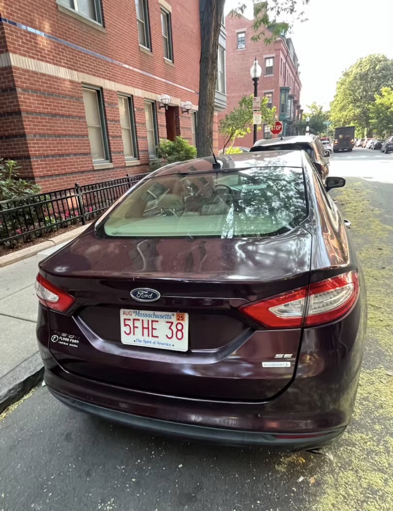 Used 2013 Ford Fusion SE FWD image 2