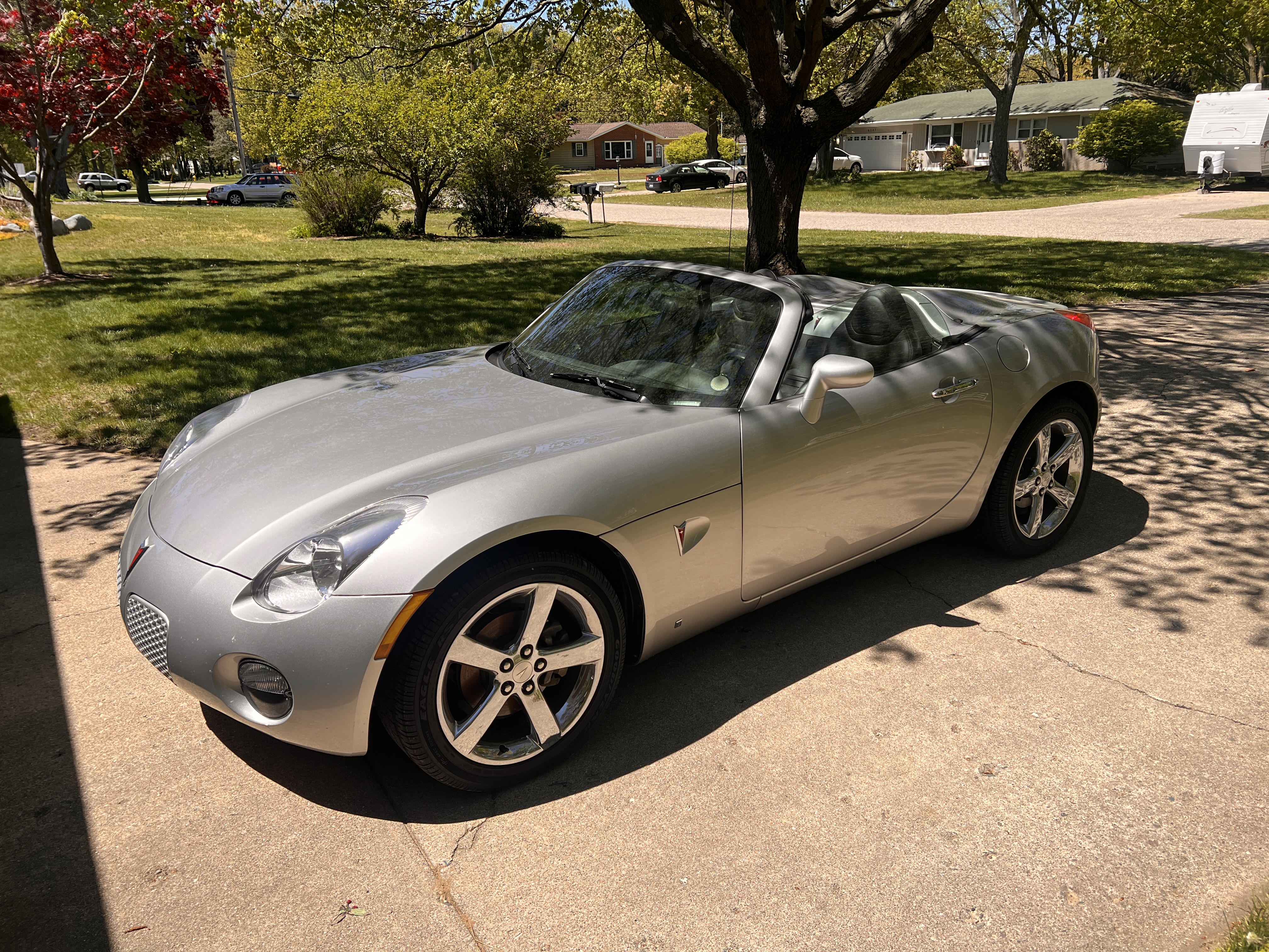 Used 2007 Pontiac Solstice Convertible w/ Premium Package RWD image 12