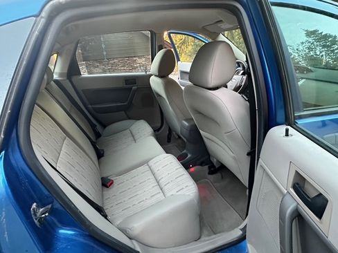 Used 2010 Ford Focus SE image 26