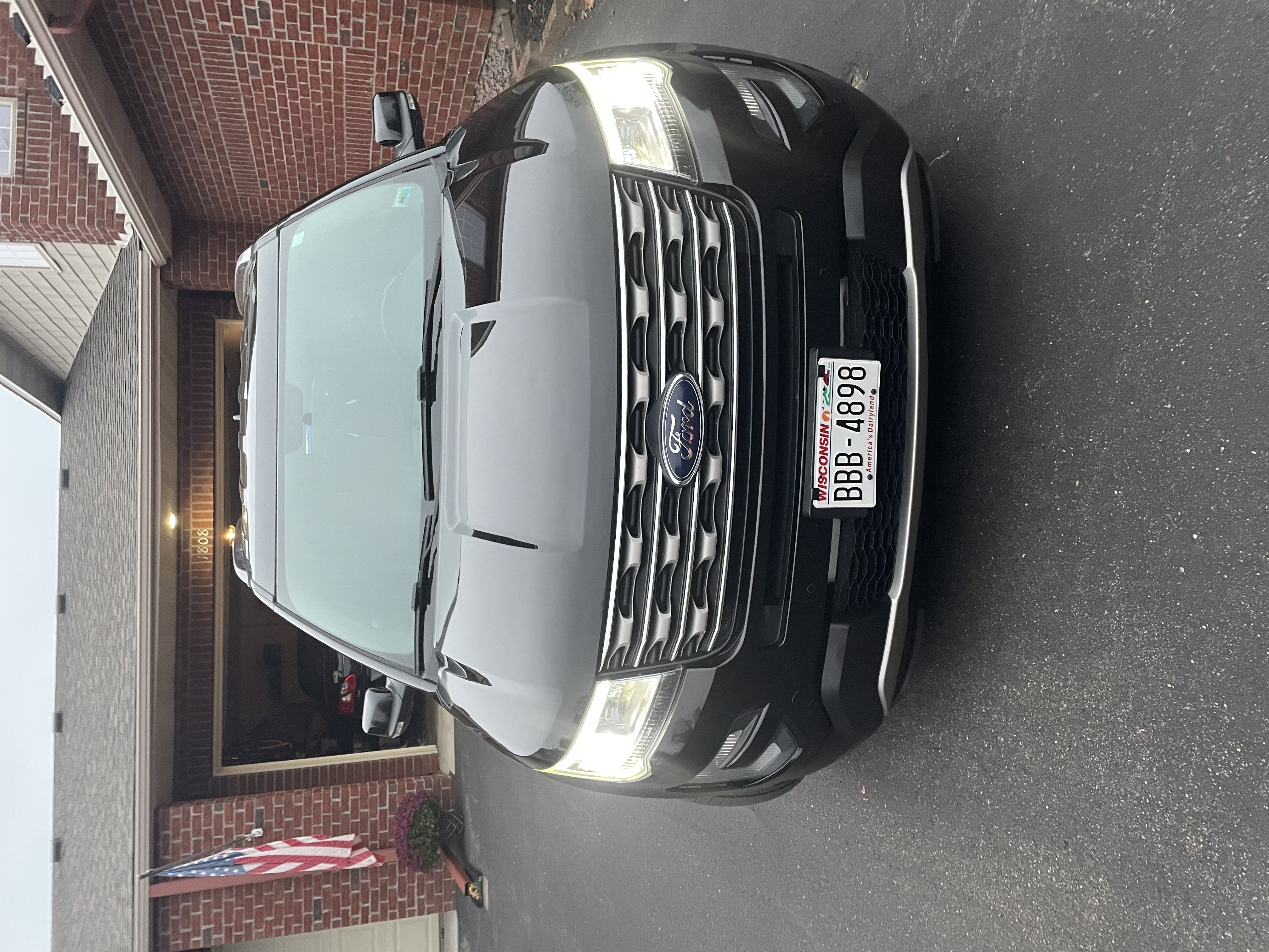 Used 2017 Ford Explorer XLT w/ Equipment Group 202A AWD/4WD image 5
