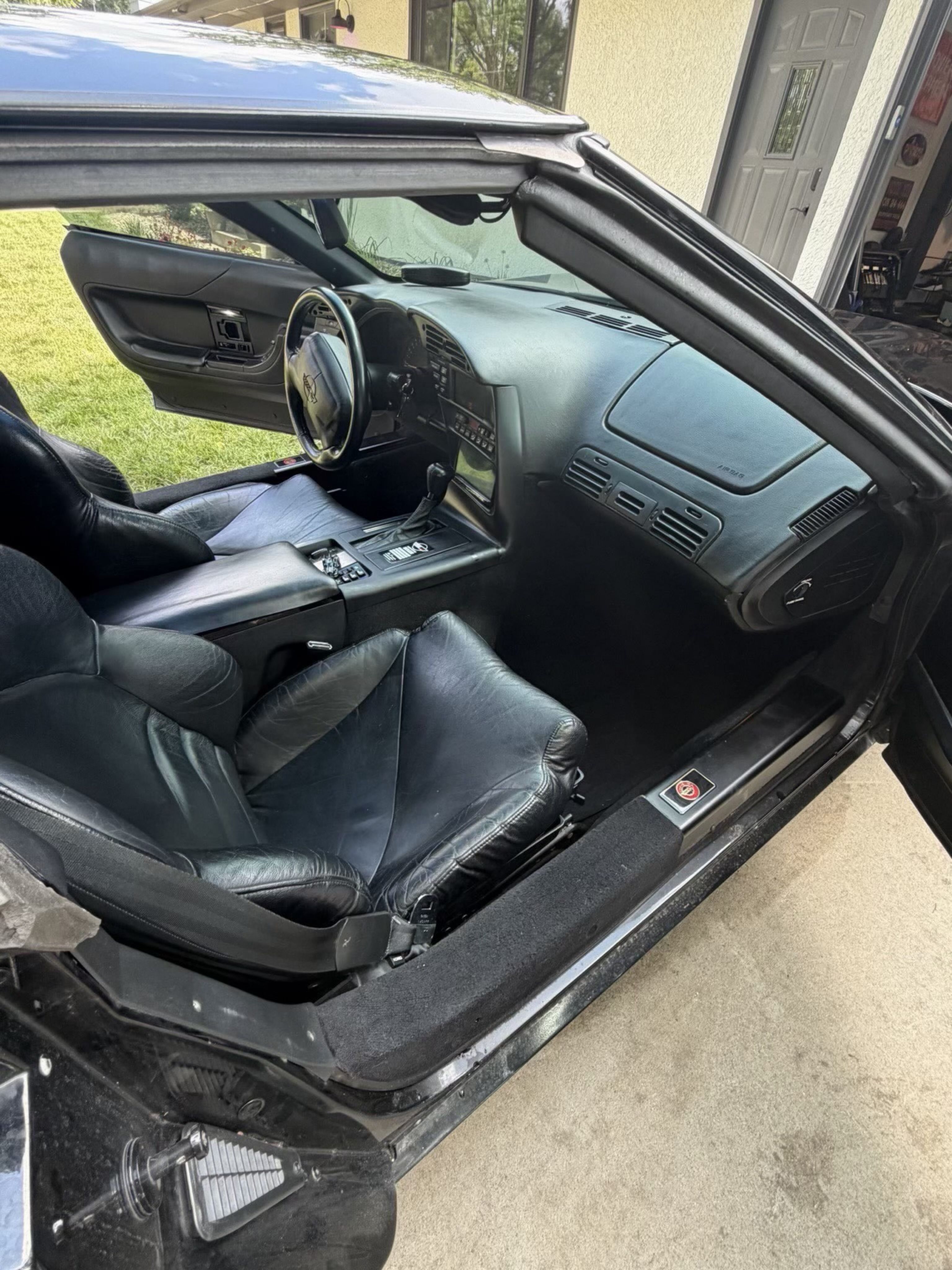 Used 1994 Chevrolet Corvette Coupe RWD image 9