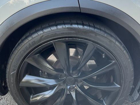 Used 2017 Tesla Model X 75D image 19