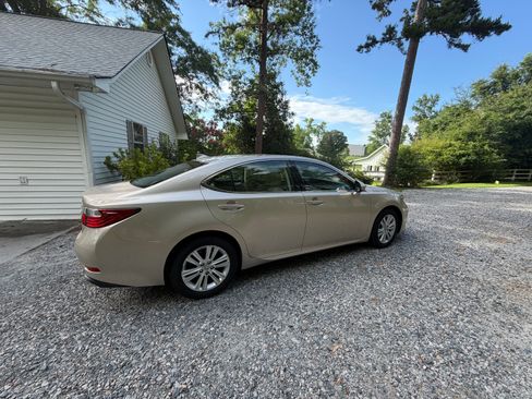 Used 2015 Lexus ES 350 w/ Premium Package FWD image 12