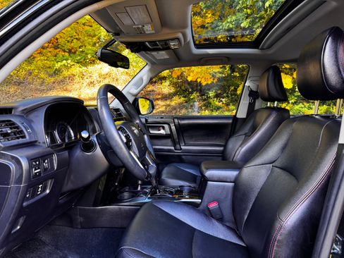 Used 2016 Toyota 4Runner Trail Premium image 12