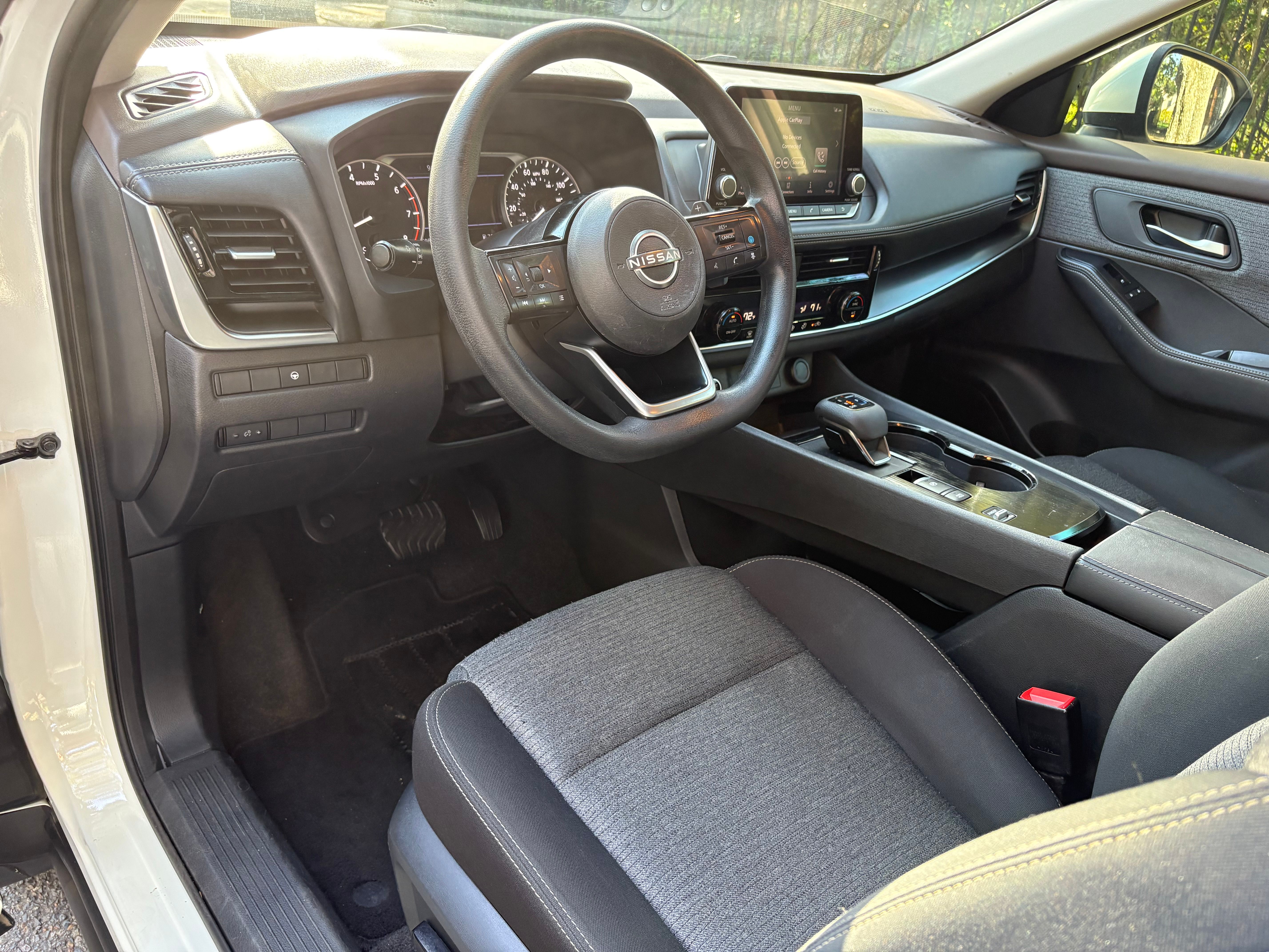Used 2022 Nissan Rogue SV FWD image 13