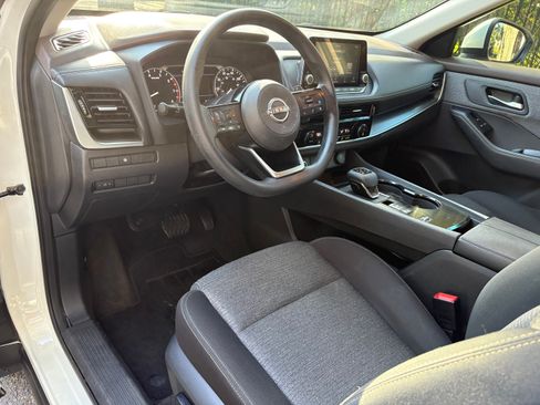 Used 2022 Nissan Rogue SV FWD image 13