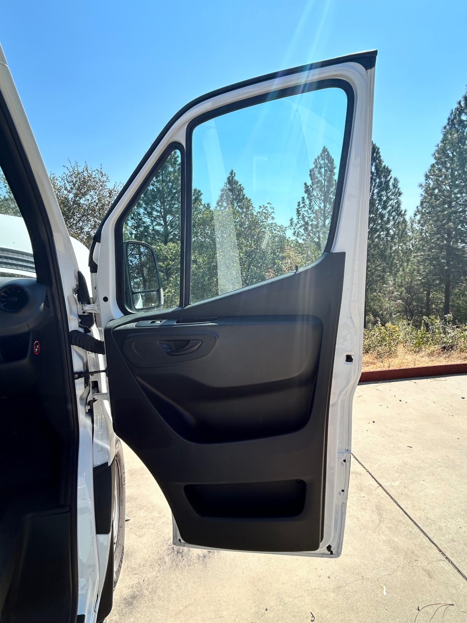 Used 2021 Mercedes-Benz Sprinter 1500 image 12