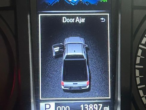 Used 2022 Toyota Tacoma SR image 3