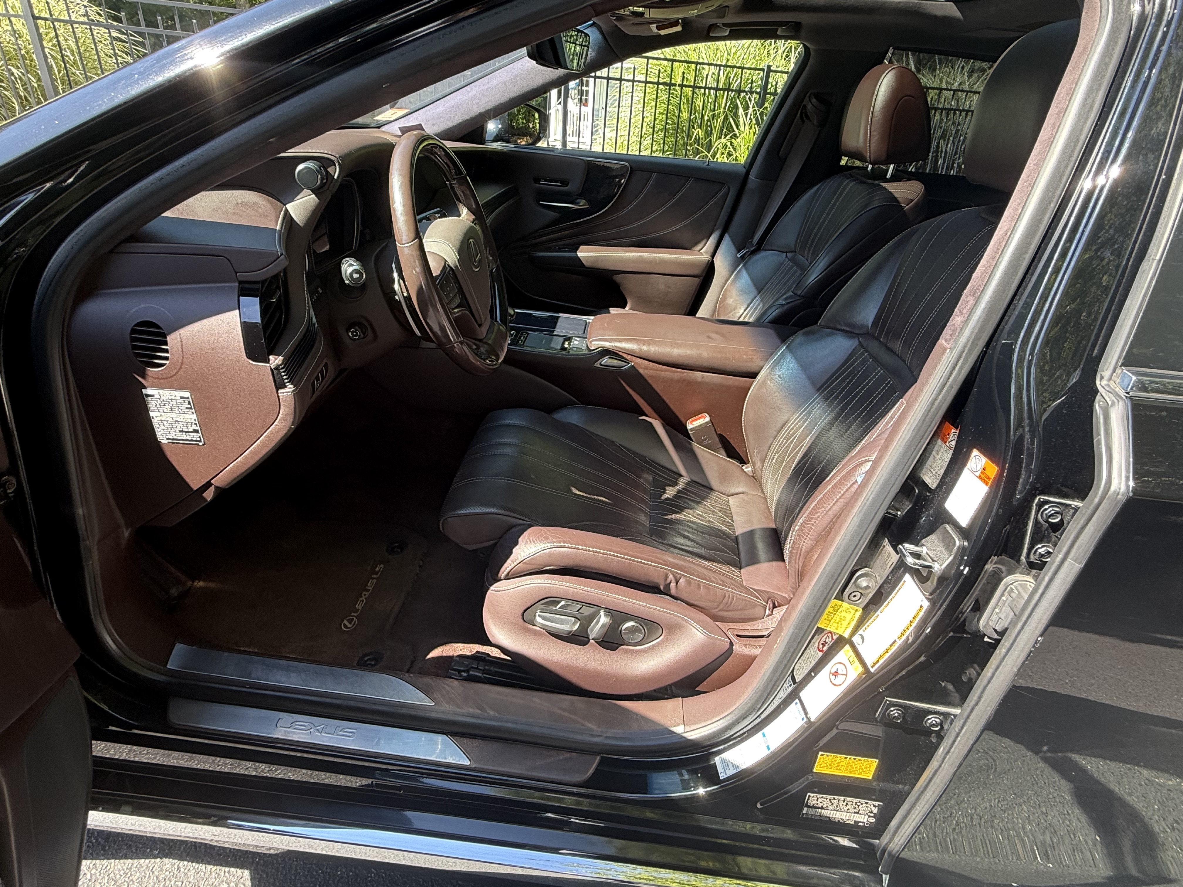 Used 2018 Lexus LS 500 AWD w/ Luxury Package image 10