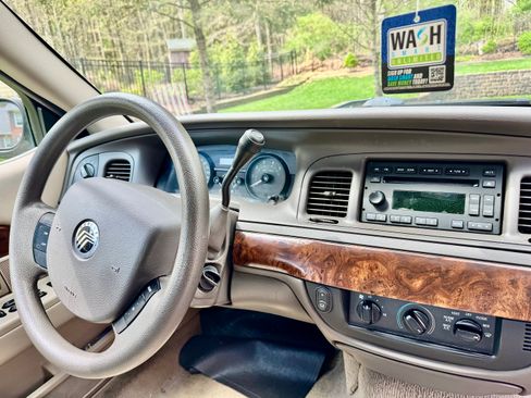 Used 2007 Mercury Grand Marquis GS image 6