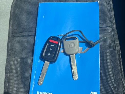 Used 2016 Honda CR-V LX image 31