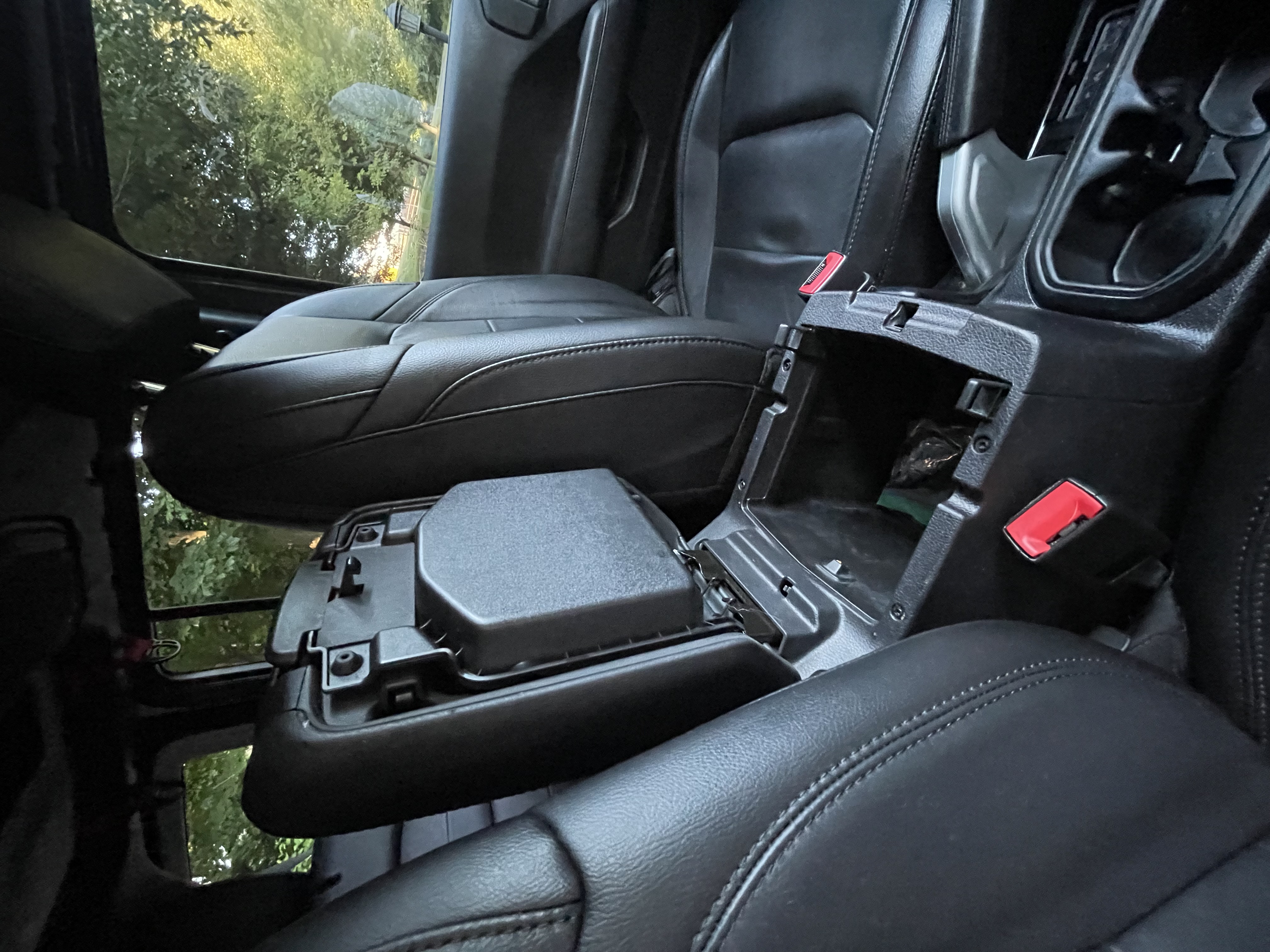 Used 2020 Jeep Wrangler Unlimited Sahara AWD/4WD image 16