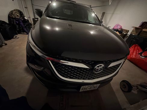 Used 2023 Buick Enclave Avenir w/ Avenir Technology Package image 4