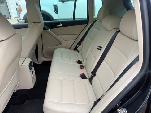 Used 2017 Volkswagen Tiguan Wolfsburg Edition image 11