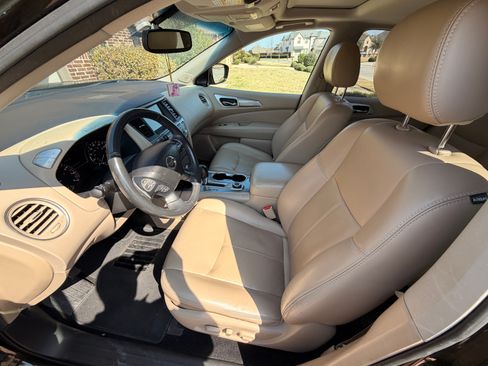 Used 2017 Nissan Pathfinder SL w/ SL Premium Package image 8