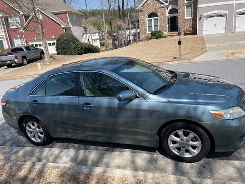 Used 2011 Toyota Camry LE w/ LE Extra-Value Pkg image 8