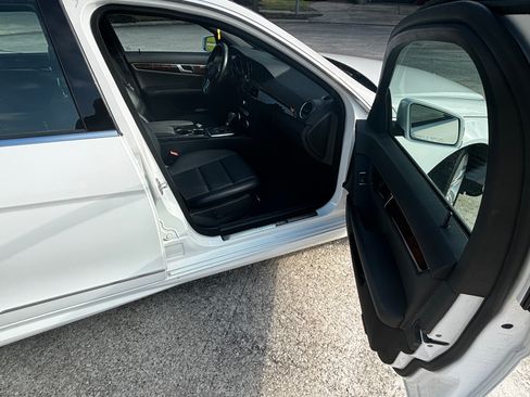 Used 2014 Mercedes-Benz C 250 Sedan image 16