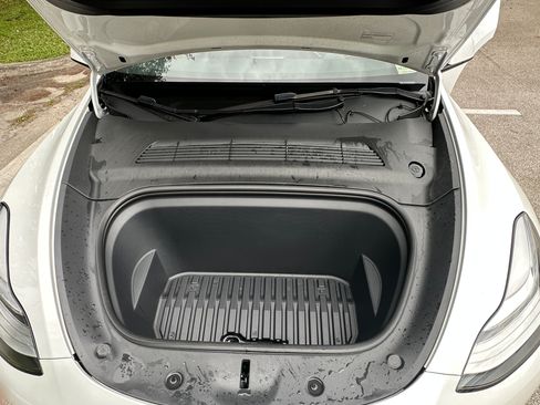 Used 2023 Tesla Model Y Long Range image 16