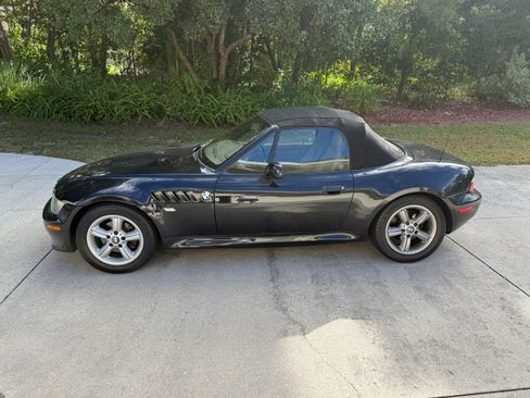 Used 2000 BMW Z3 2.5i image 1