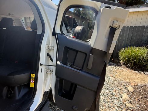 Used 2010 Toyota FJ Cruiser 4WD image 14