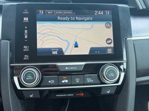 Used 2016 Honda Civic Touring image 5