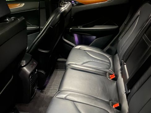 Used 2017 Lincoln MKC Reserve image 4