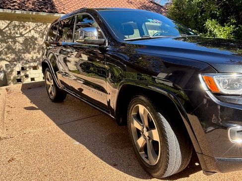 Used 2015 Jeep Grand Cherokee Overland w/ Advanced Technology Group image 14