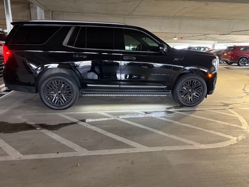 Used 2023 GMC Yukon Denali w/ Denali Reserve Package image 8