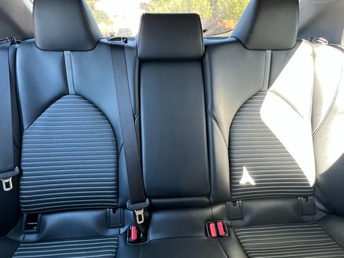 Used 2021 Toyota Camry SE image 12