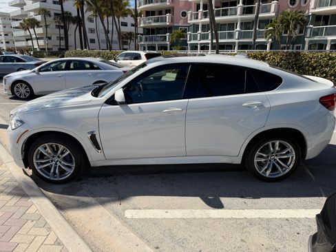 Used 2016 BMW X6 M Sport Utility 4D image 2
