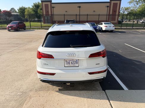 Used 2024 Audi Q5 e Premium Plus w/ Premium Plus Package AWD/4WD image 8