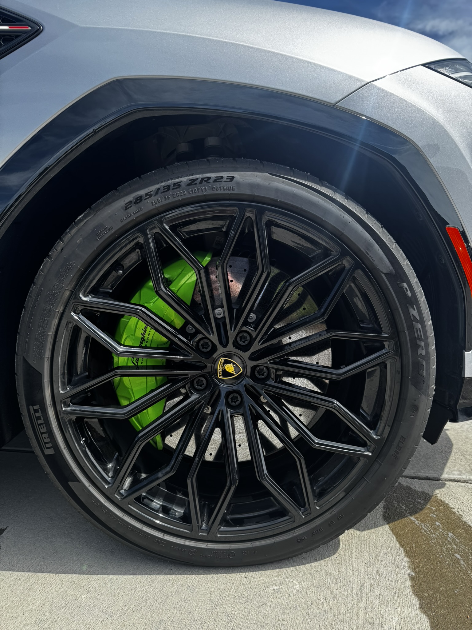 Used 2025 Lamborghini Urus SE AWD/4WD image 6