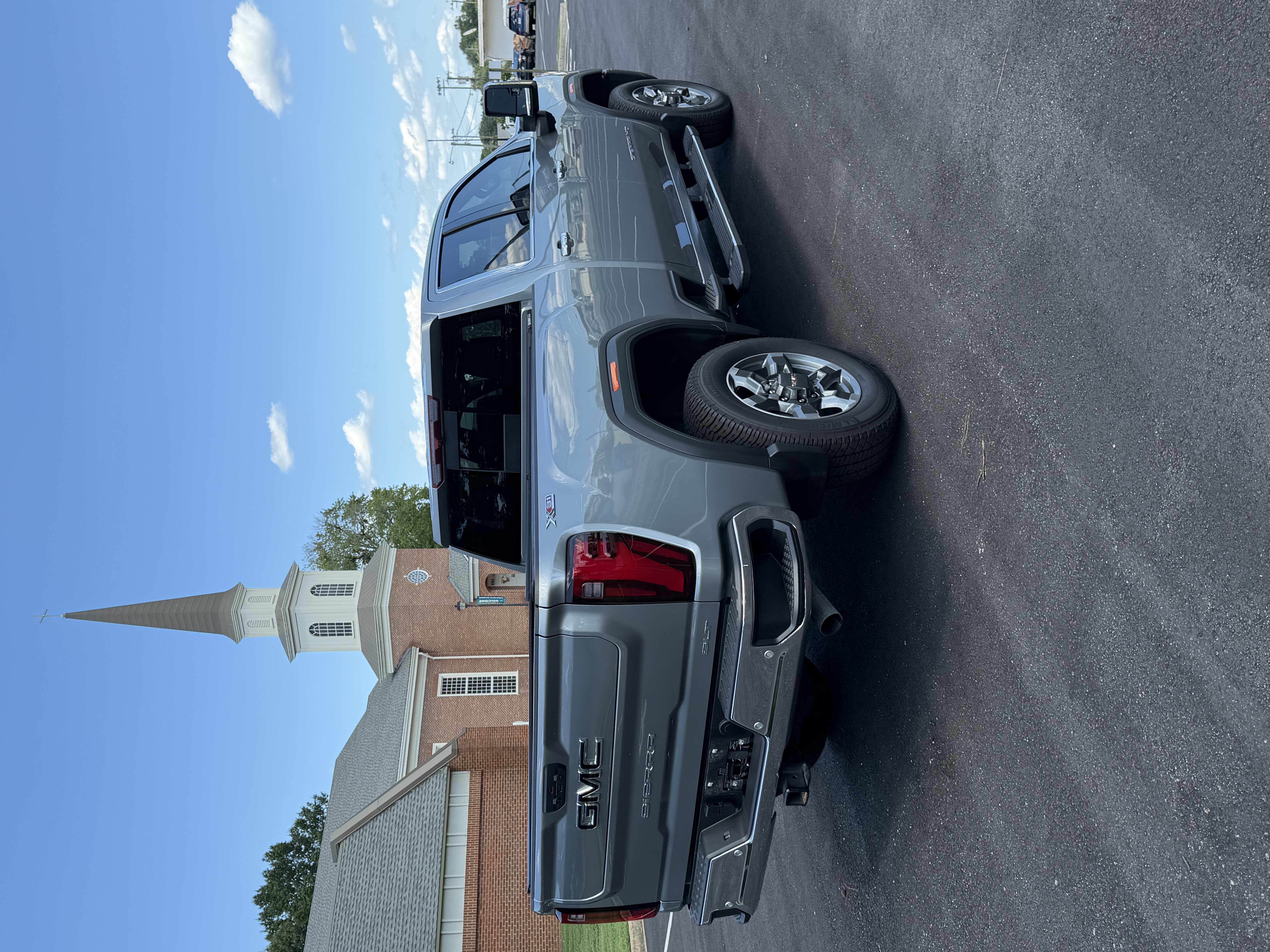 Used 2025 GMC Sierra 2500 SLT w/ SLT Premium Package AWD/4WD image 6