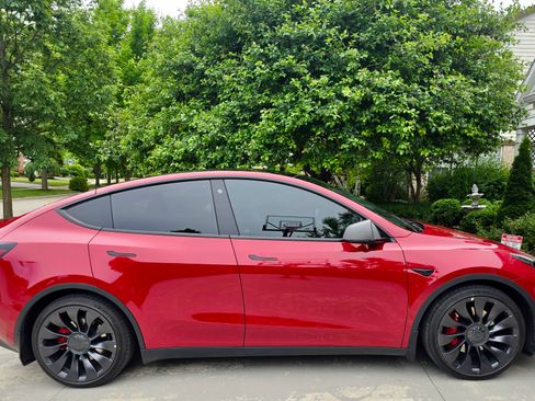 Used 2022 Tesla Model Y Performance AWD/4WD image 1
