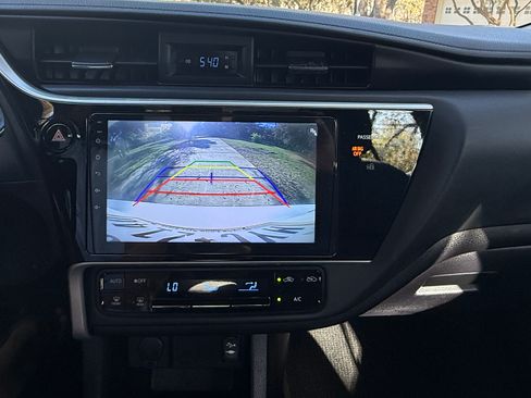 Used 2017 Toyota Corolla LE image 16