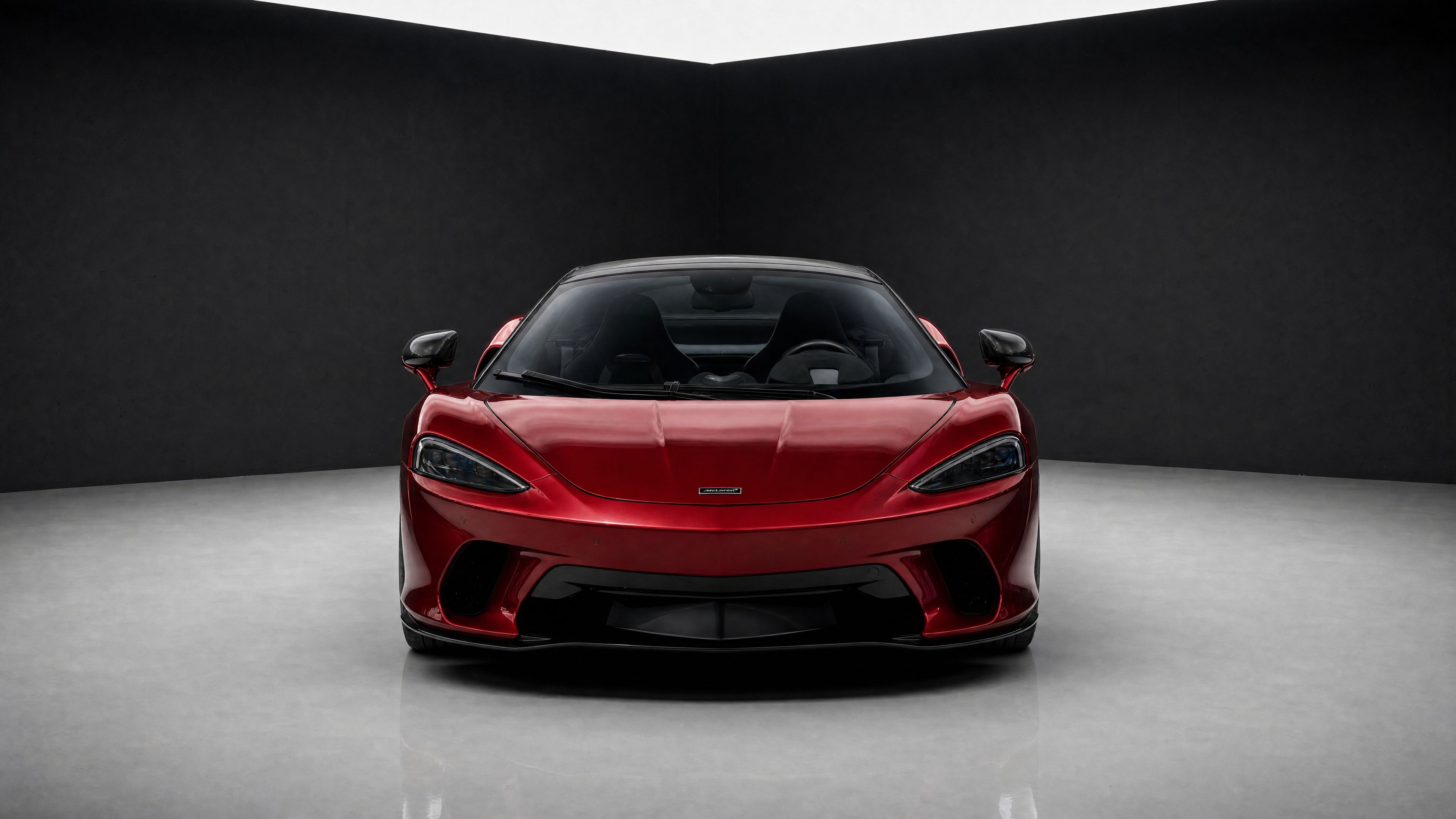 Used 2020 McLaren GT RWD image 2
