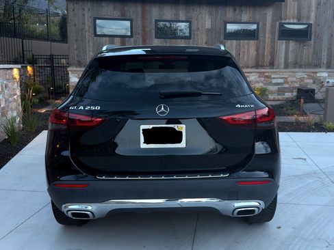 Used 2022 Mercedes-Benz GLA 250 4MATIC w/ Premium Package Lite image 9