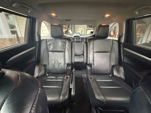 Used 2017 Toyota Highlander XLE image 26