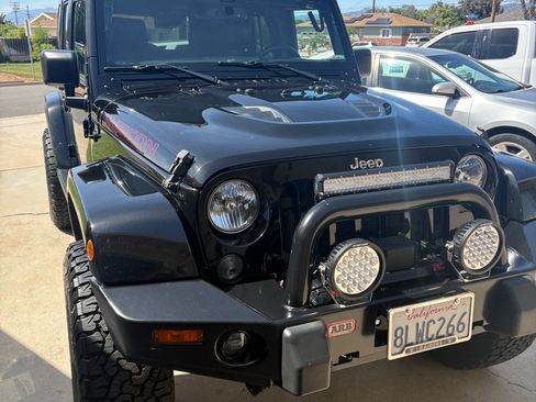 Used 2016 Jeep Wrangler Unlimited Rubicon image 4