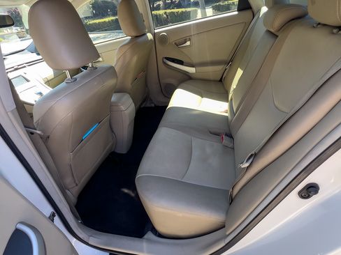 Used 2013 Toyota Prius Four FWD image 12