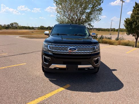 Used 2018 Ford Expedition Max Platinum AWD/4WD image 14