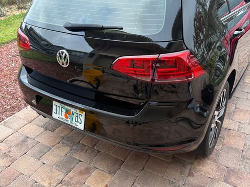 Used 2017 Volkswagen Golf SEL image 4