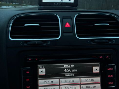 Used 2010 Volkswagen GTI 4-Door image 14