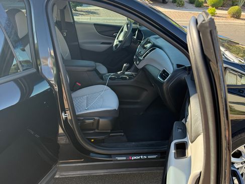 Used 2019 Chevrolet Equinox LS FWD image 6